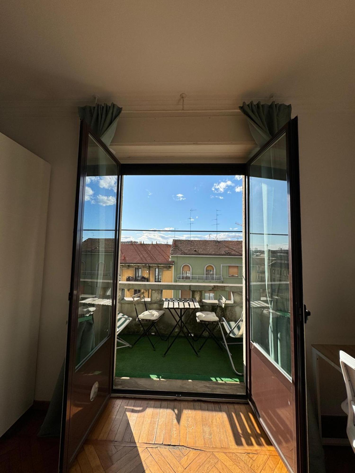 Trilocale Con Due Balconi A Isola Porta Nuova Apartment Milan Exterior photo