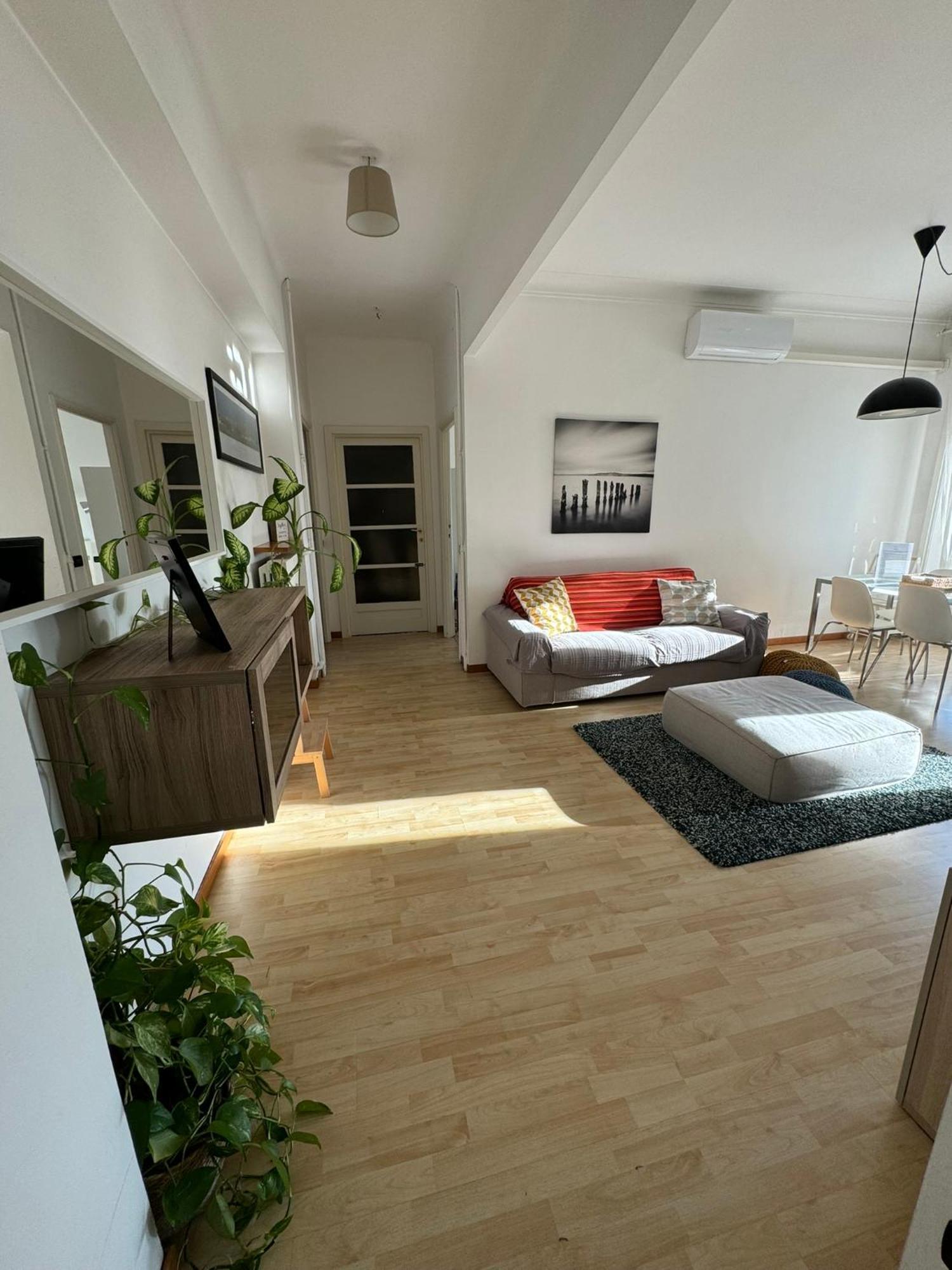 Trilocale Con Due Balconi A Isola Porta Nuova Apartment Milan Exterior photo